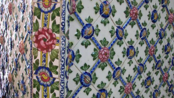 عرضه کلی کاشی هفت رنگ در اصفهان